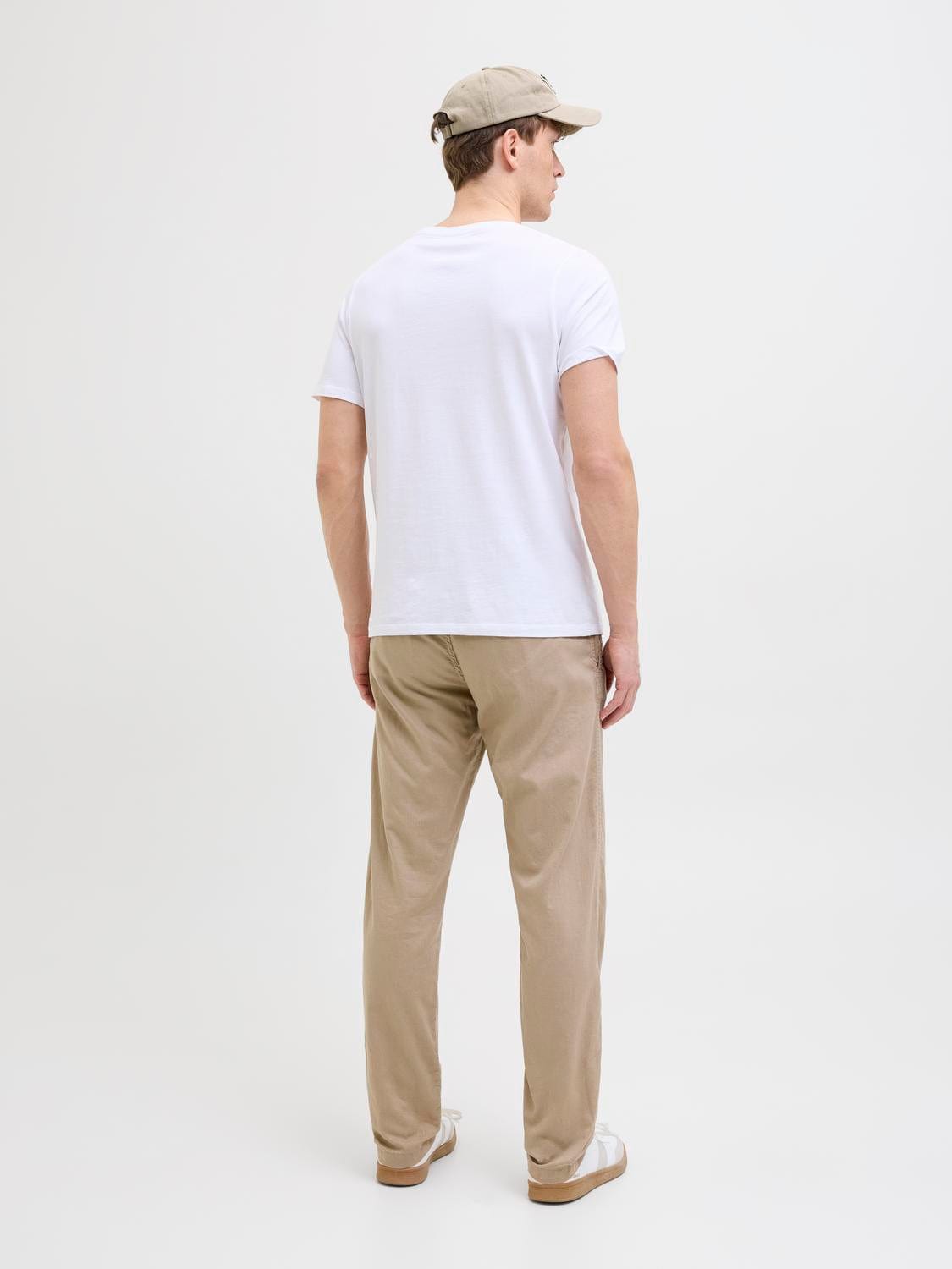 model_shot-back